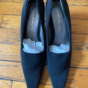 Bandolino Black Heels Sleek Minimalist Design